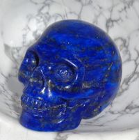 blauer Lapislazuli Kristallschädel 45 g